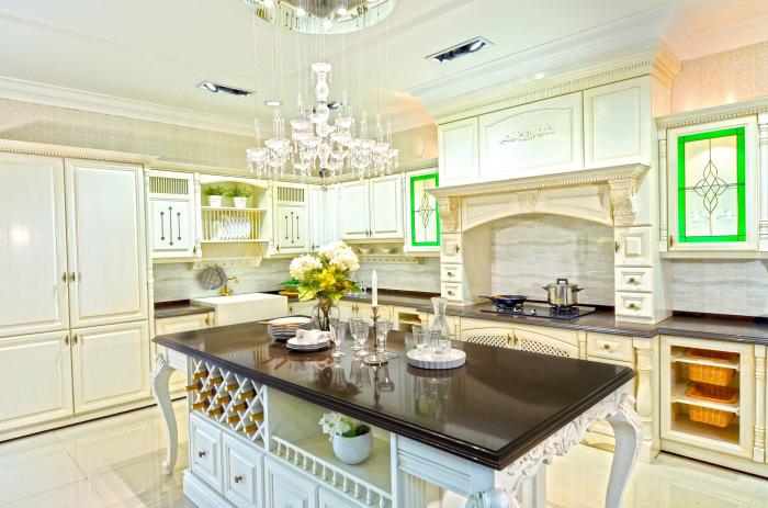 Дизайн белой кухни, фото пример